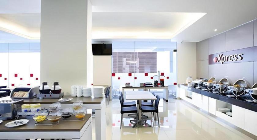 Amaris Hotel La Codefin Kemang Jacarta Exterior foto