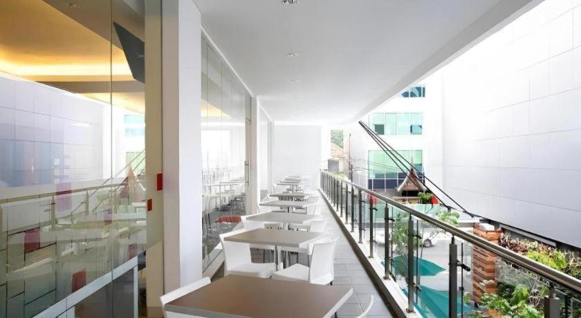 Amaris Hotel La Codefin Kemang Jacarta Exterior foto